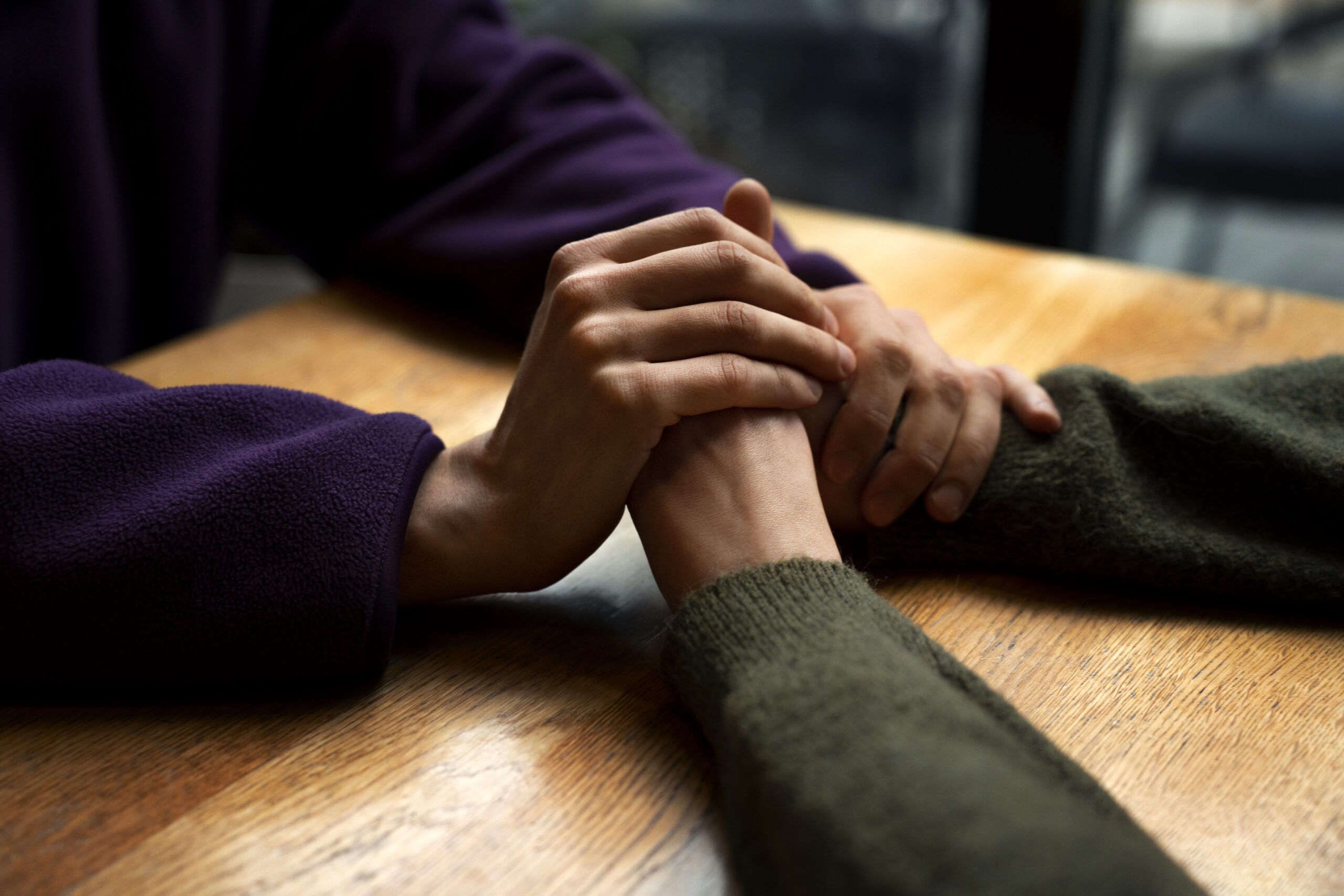 ¿Qué es el apoyo entre pares en salud mental?